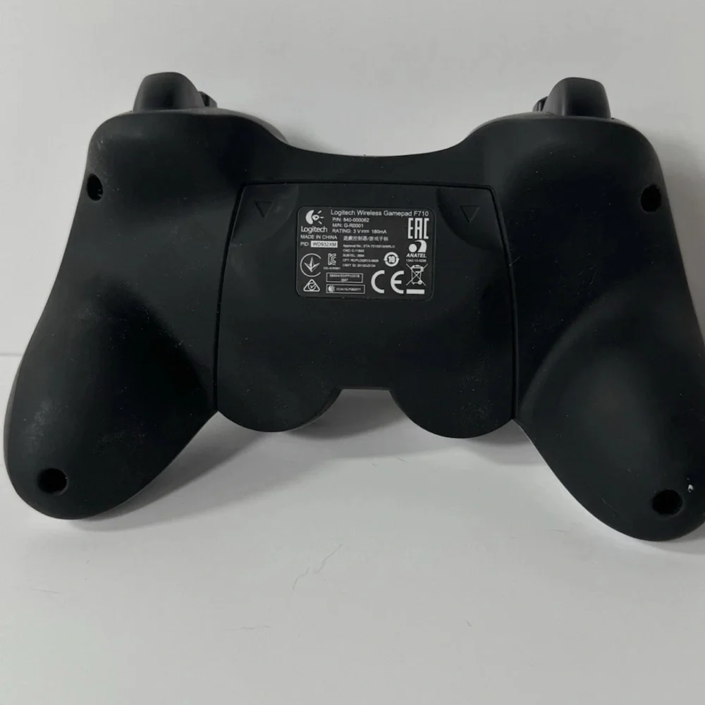 Logitech F710 Wireless Gamepad Controller -Silver No dongle